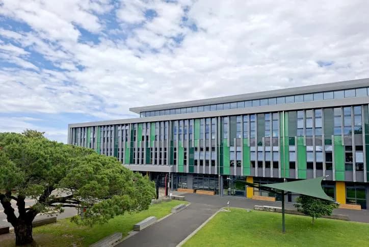 Western Springs College